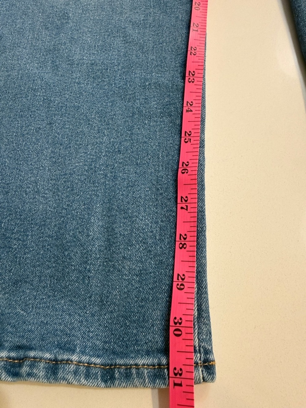Signature by Levi Strauss Straight-Leg Light Blue Cargo Jeans. Size 6 - Picture 11 of 11